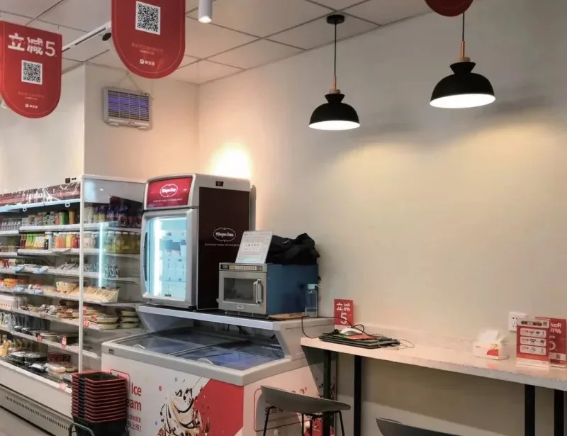 卡扣牆板商業空間使用